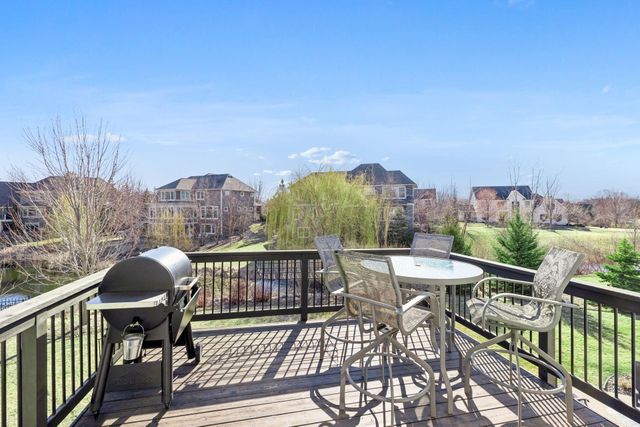 17 Crescent Lane, North Oaks, MN 55127