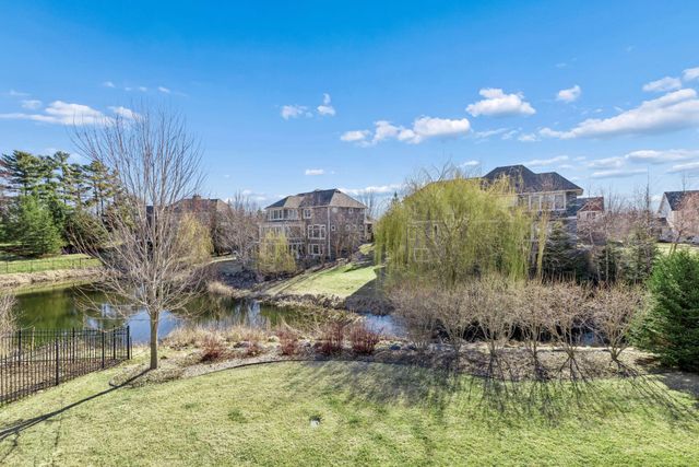 17 Crescent Lane, North Oaks, MN 55127