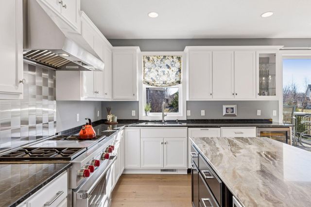 17 Crescent Lane, North Oaks, MN 55127