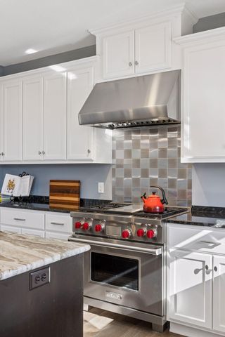 17 Crescent Lane, North Oaks, MN 55127