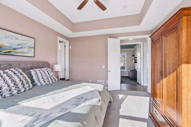 17 Crescent Lane, North Oaks, MN 55127