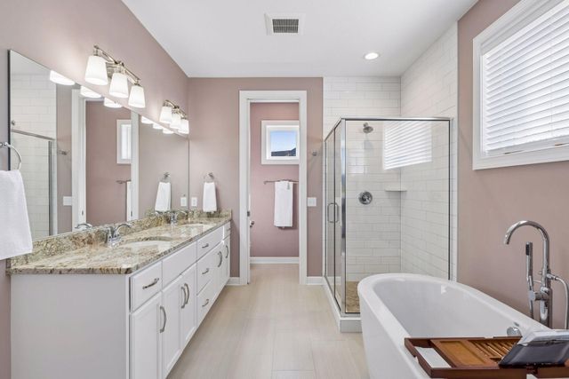 17 Crescent Lane, North Oaks, MN 55127