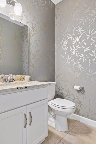 17 Crescent Lane, North Oaks, MN 55127