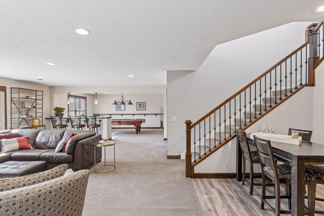 17 Crescent Lane, North Oaks, MN 55127