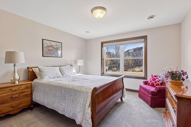 17 Crescent Lane, North Oaks, MN 55127