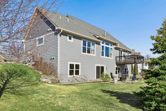 17 Crescent Lane, North Oaks, MN 55127