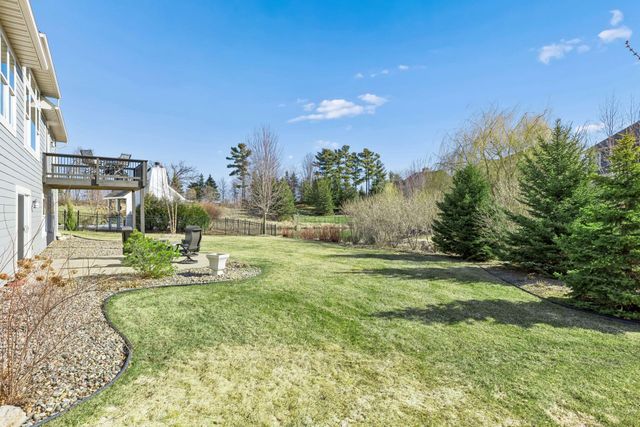 17 Crescent Lane, North Oaks, MN 55127