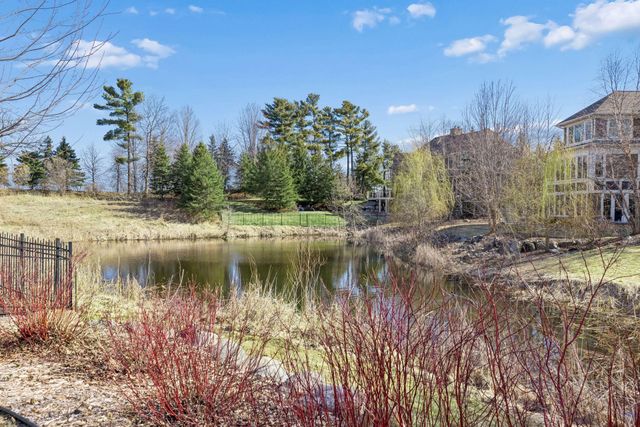 17 Crescent Lane, North Oaks, MN 55127