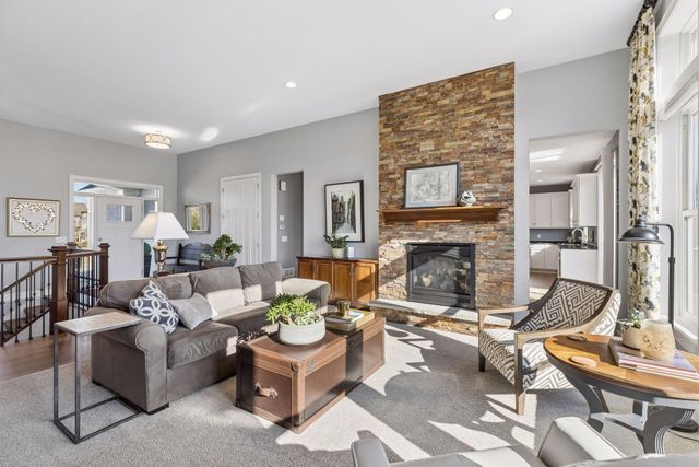 17 Crescent Lane, North Oaks, MN 55127