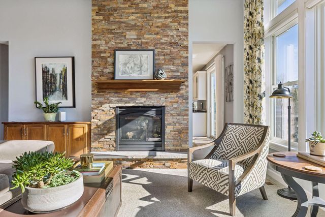 17 Crescent Lane, North Oaks, MN 55127