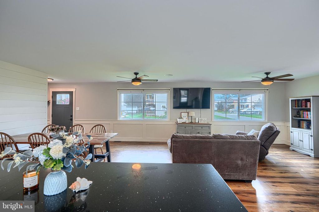 Image 25 of property listing at 1813 POTOMAC RD, Edgewater, MD 21037