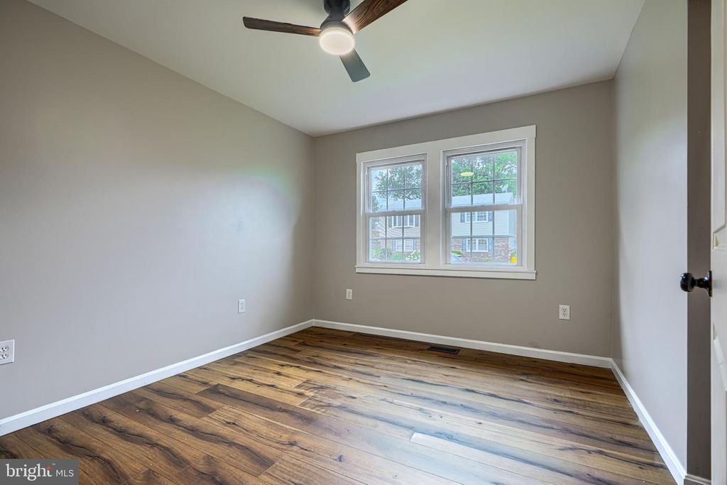 Image 31 of property listing at 1813 POTOMAC RD, Edgewater, MD 21037