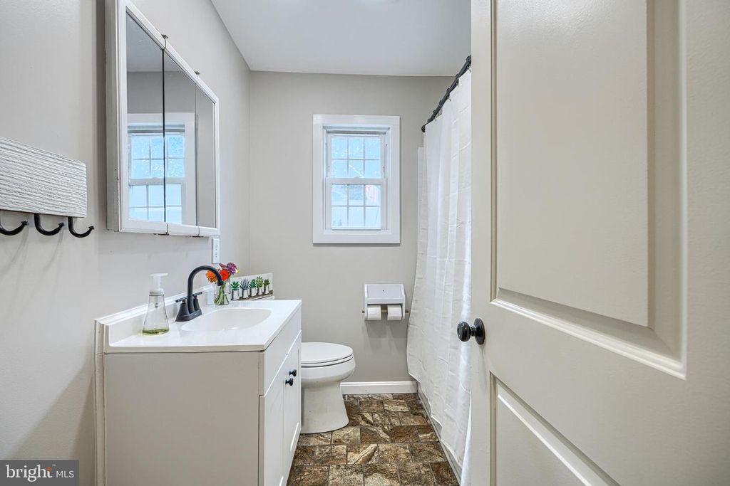 Image 38 of property listing at 1813 POTOMAC RD, Edgewater, MD 21037