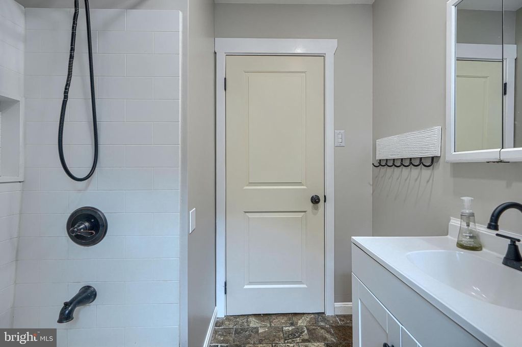 Image 39 of property listing at 1813 POTOMAC RD, Edgewater, MD 21037