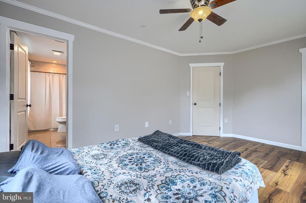 Image 43 of property listing at 1813 POTOMAC RD, Edgewater, MD 21037
