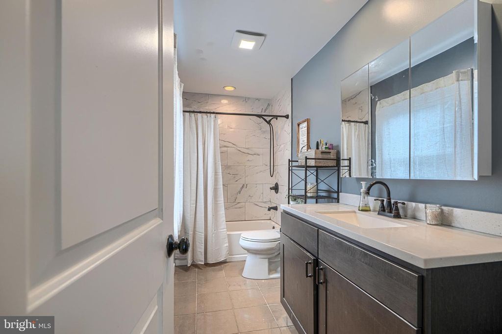 Image 47 of property listing at 1813 POTOMAC RD, Edgewater, MD 21037