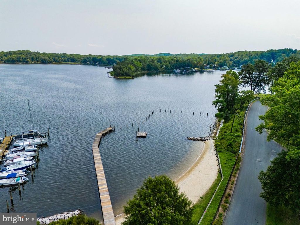 Image 72 of property listing at 1813 POTOMAC RD, Edgewater, MD 21037