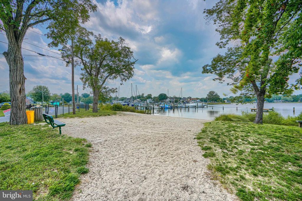 Image 85 of property listing at 1813 POTOMAC RD, Edgewater, MD 21037