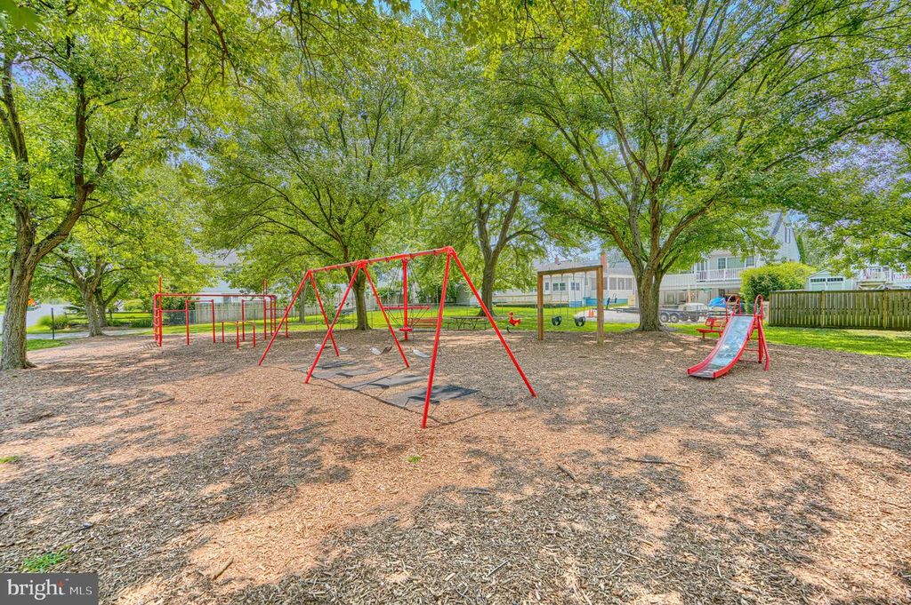 Image 89 of property listing at 1813 POTOMAC RD, Edgewater, MD 21037