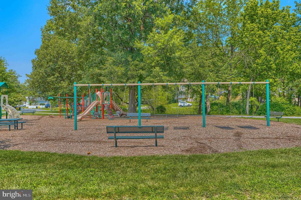 Image 93 of property listing at 1813 POTOMAC RD, Edgewater, MD 21037