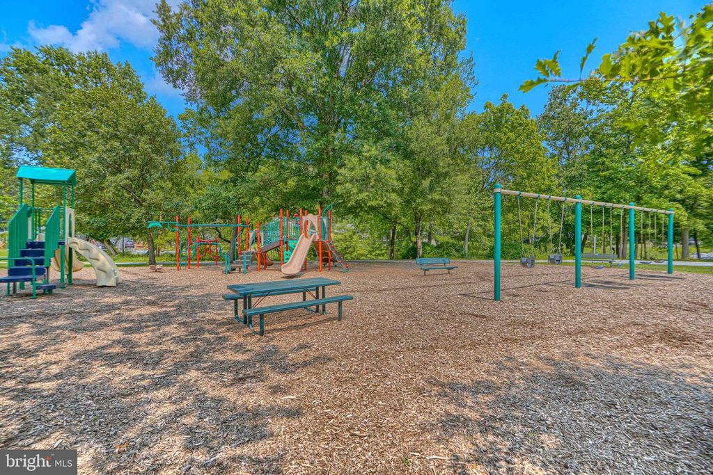 Image 94 of property listing at 1813 POTOMAC RD, Edgewater, MD 21037