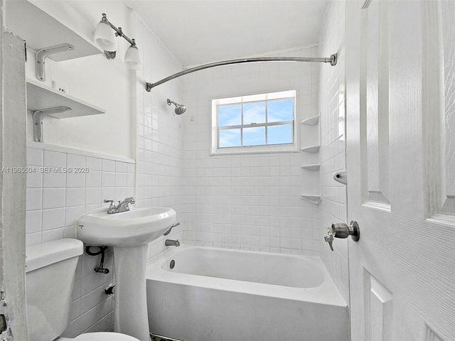 315 NE 165th St 315, Miami, FL 33162