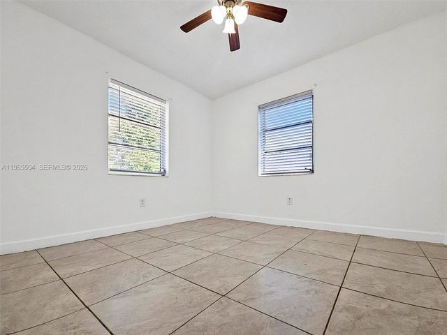 315 NE 165th St 315, Miami, FL 33162