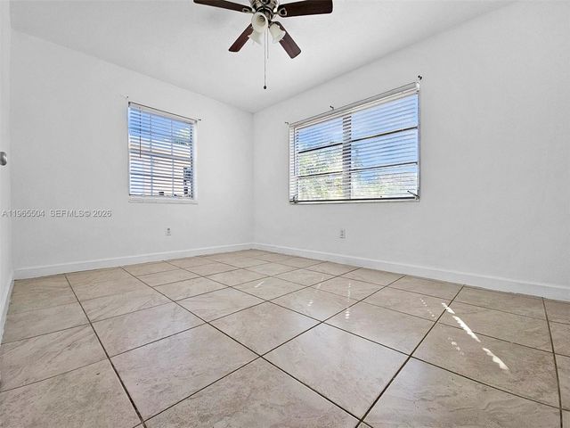 315 NE 165th St 315, Miami, FL 33162