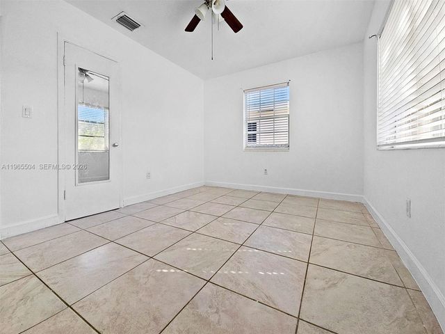 315 NE 165th St 315, Miami, FL 33162