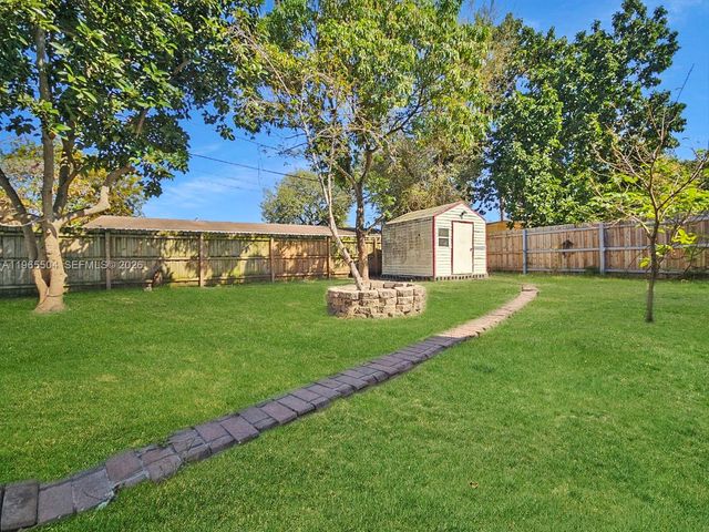 315 NE 165th St 315, Miami, FL 33162