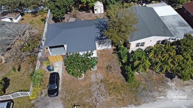 315 NE 165th St 315, Miami, FL 33162