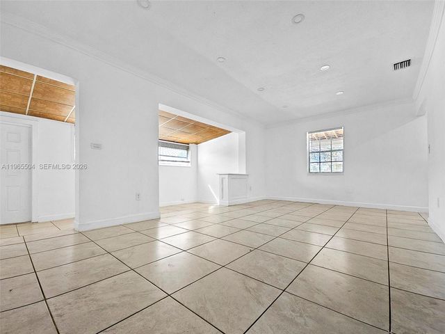 315 NE 165th St 315, Miami, FL 33162