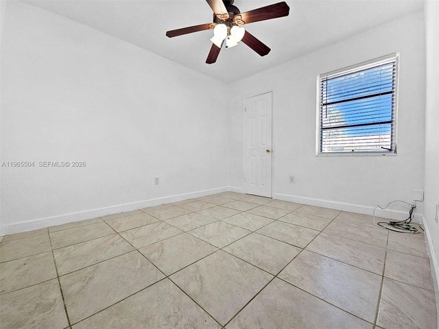 315 NE 165th St 315, Miami, FL 33162