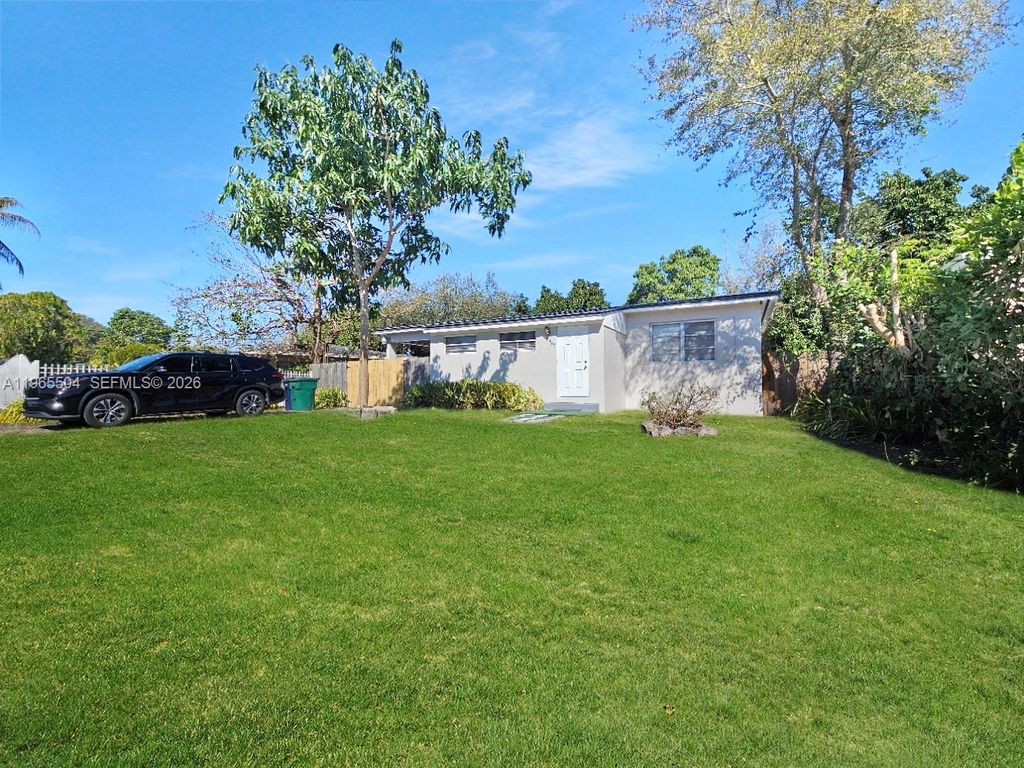 315 NE 165th St 315, Miami, FL 33162