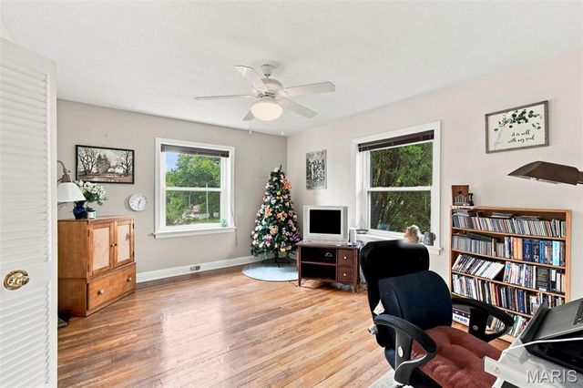 7816 Blackberry Avenue, St Louis, MO 63130