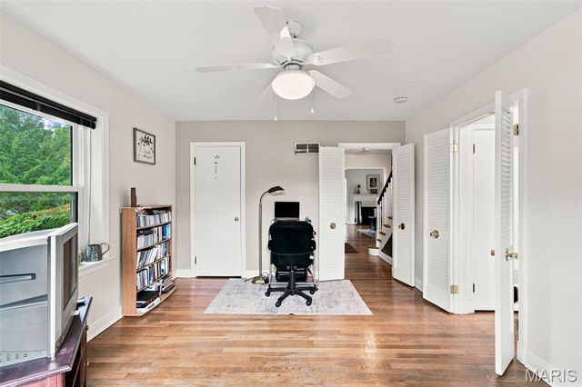 7816 Blackberry Avenue, St Louis, MO 63130