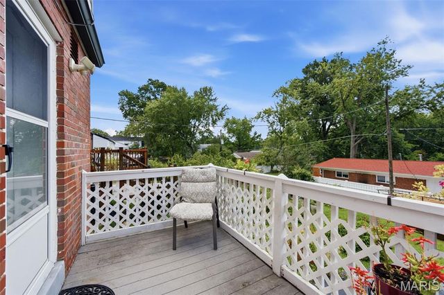 7816 Blackberry Avenue, St Louis, MO 63130