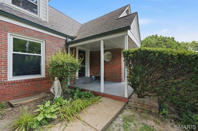 7816 Blackberry Avenue, St Louis, MO 63130