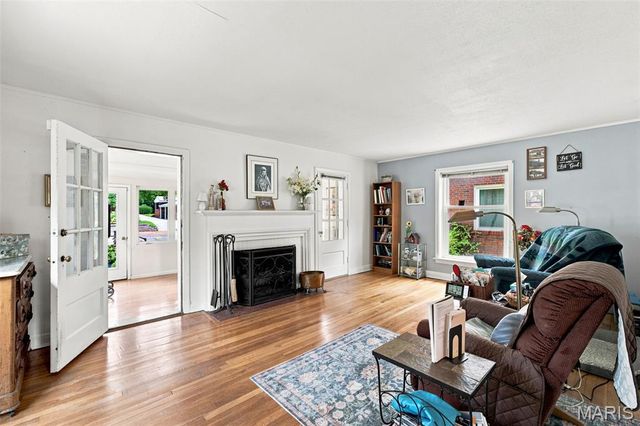 7816 Blackberry Avenue, St Louis, MO 63130