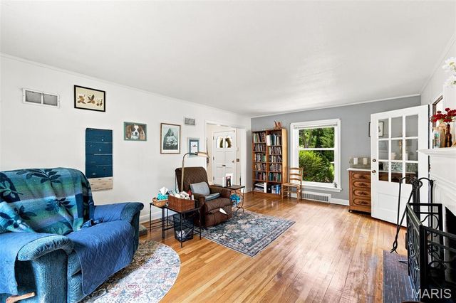 7816 Blackberry Avenue, St Louis, MO 63130