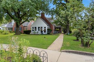 7816 Blackberry Avenue, St Louis, MO 63130