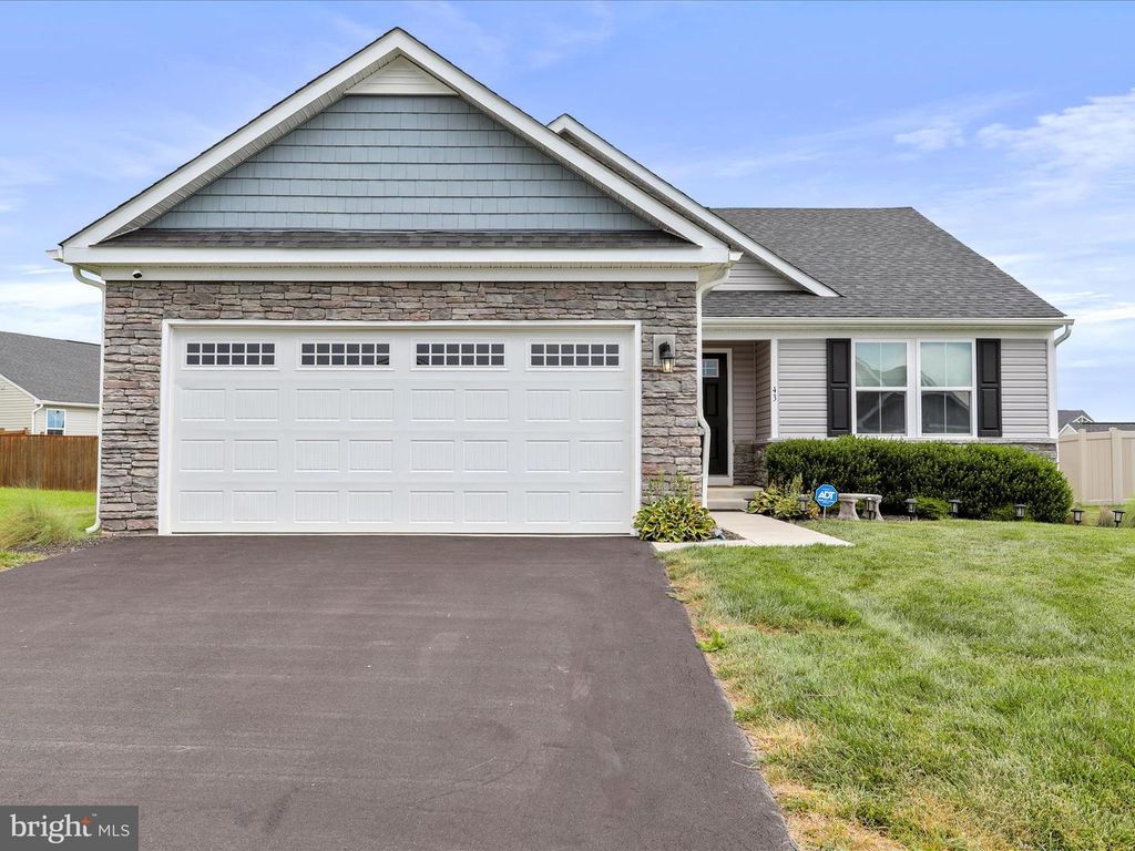 43 BANKS AVE, Bunker Hill, WV 25413