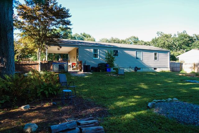 31 Lavender Ln, Springfield, MA 01129