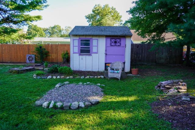 31 Lavender Ln, Springfield, MA 01129