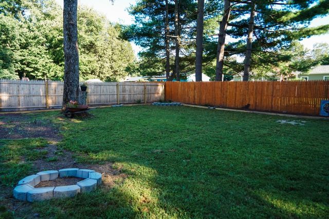 31 Lavender Ln, Springfield, MA 01129