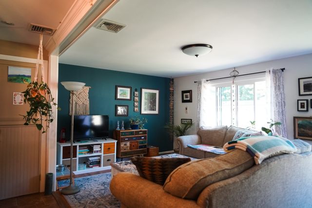 31 Lavender Ln, Springfield, MA 01129