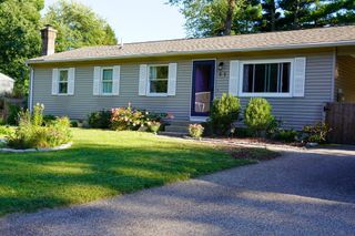 31 Lavender Ln, Springfield, MA 01129