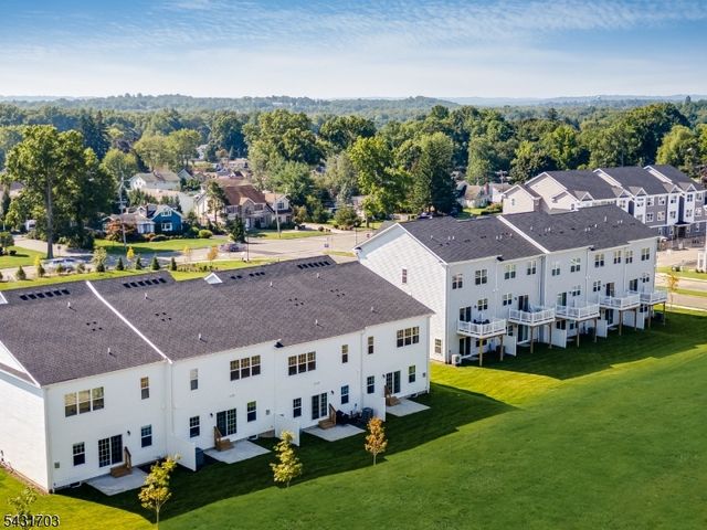 2 Biltmore Ave, East Hanover Twp., NJ 07960