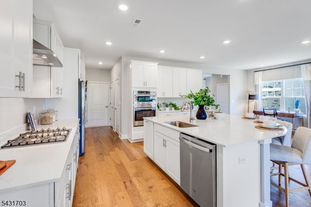 2 Biltmore Ave, East Hanover Twp., NJ 07960