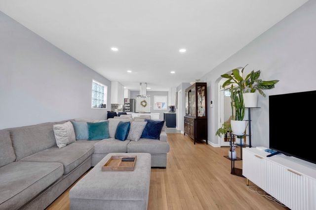 3815 Lawn Avenue, Western Springs, IL 60558